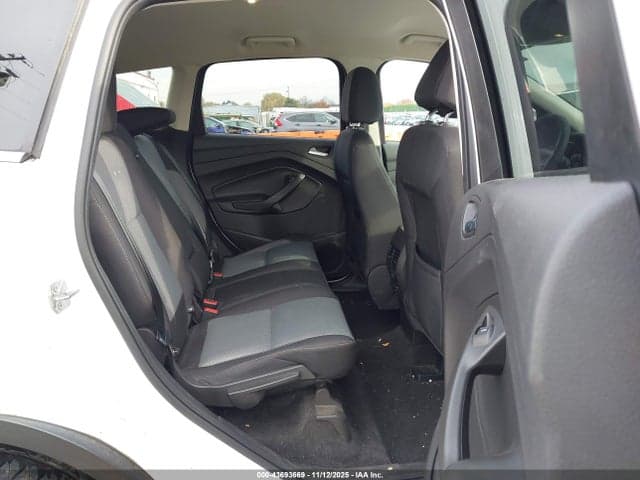 2017 FORD ESCAPE SE 8