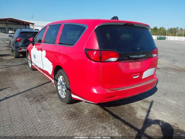 2023 CHRYSLER VOYAGER LX 3