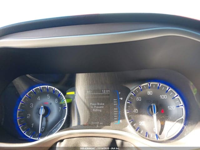 2023 CHRYSLER VOYAGER LX 7