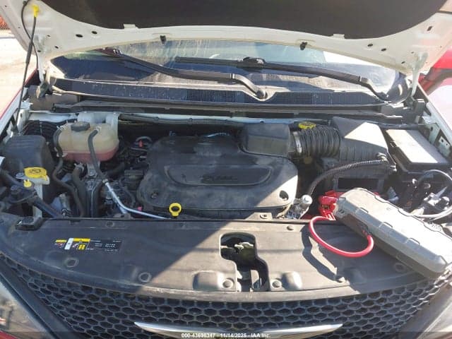 2023 CHRYSLER VOYAGER LX 10