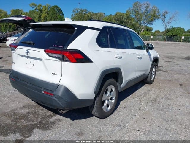 2021 TOYOTA RAV4 XLE 4