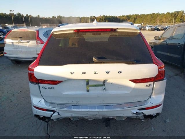 2024 VOLVO XC60 B5 ULTIMATE DARK THEME 16