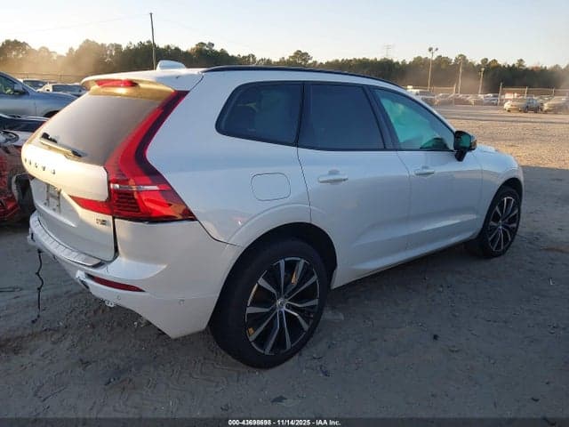 2024 VOLVO XC60 B5 ULTIMATE DARK THEME 4