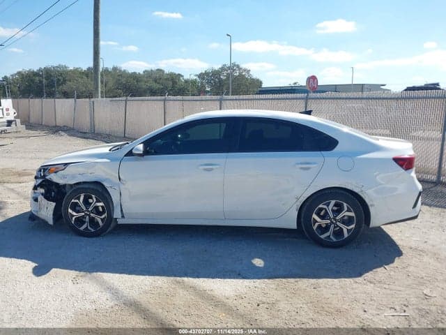 2021 KIA FORTE LXS 14