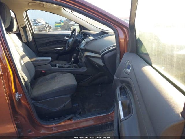 2017 FORD ESCAPE SE 5