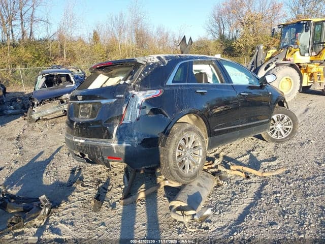 2017 CADILLAC XT5 LUXURY 4