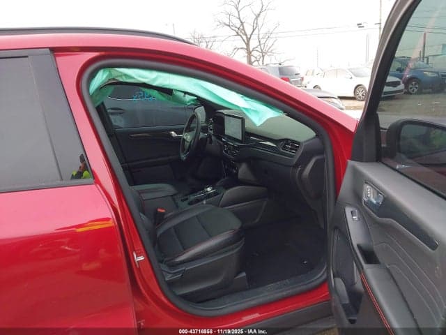 2024 FORD ESCAPE ST-LINE 5