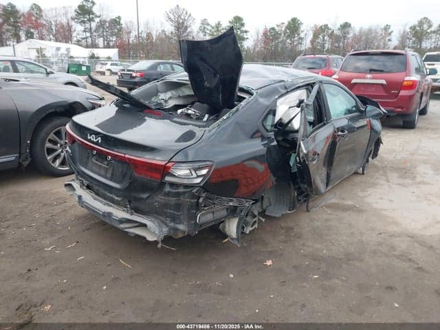 2023 KIA FORTE LXS 4