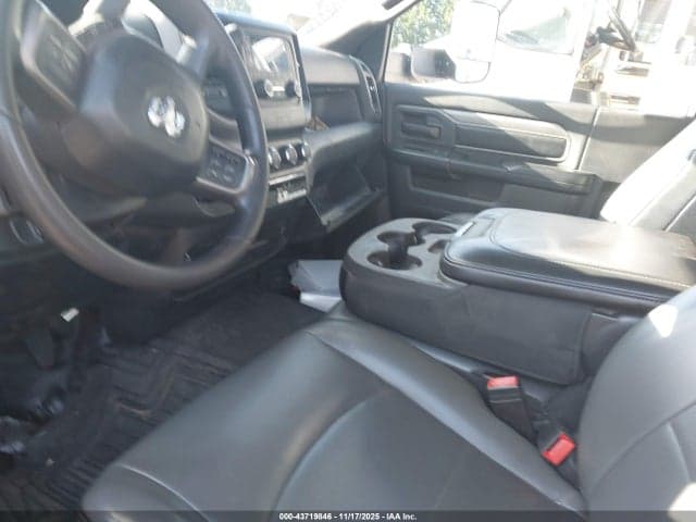 2021 RAM 5500 CHASSIS TRADESMAN/SLT 8