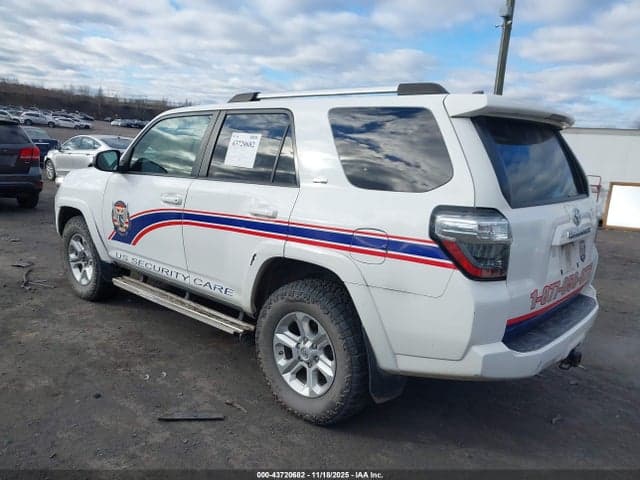 2020 TOYOTA 4RUNNER SR5 3
