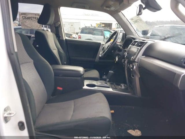 2020 TOYOTA 4RUNNER SR5 5