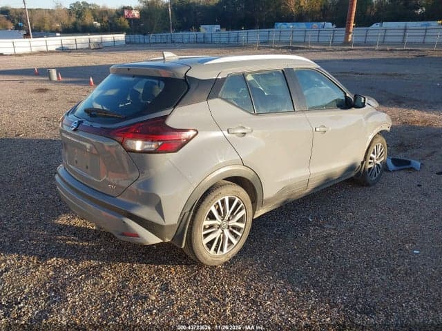 2021 NISSAN KICKS SV XTRONIC CVT 4