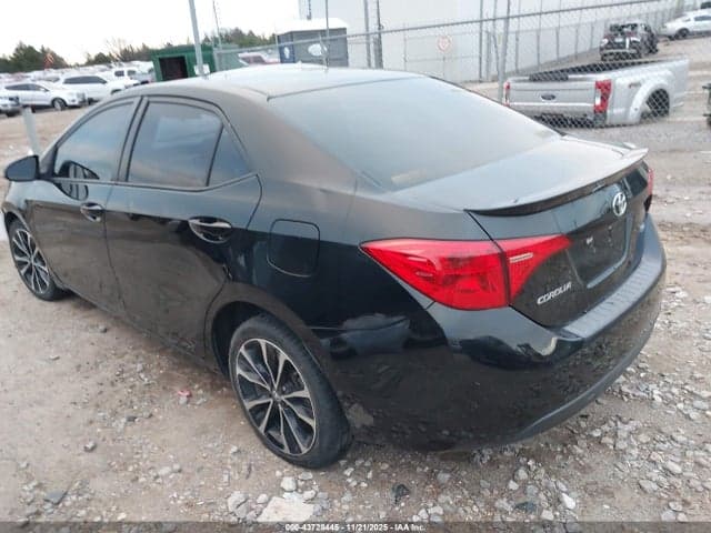2017 TOYOTA COROLLA SE 3