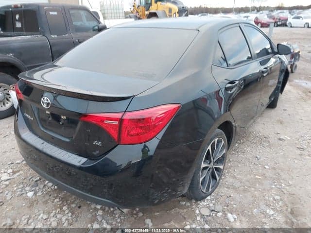 2017 TOYOTA COROLLA SE 4