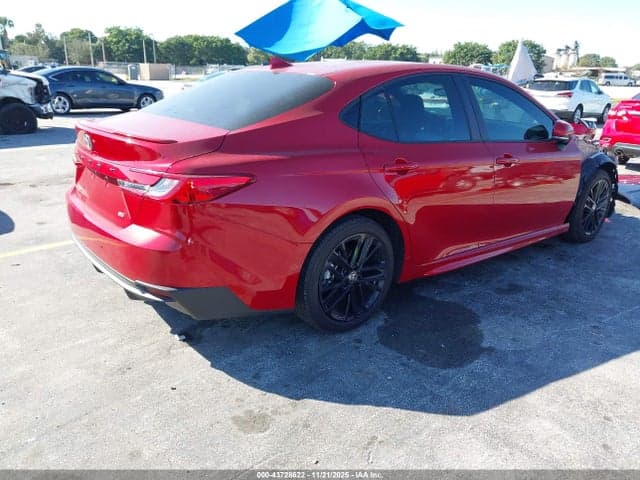 2025 TOYOTA CAMRY SE 4