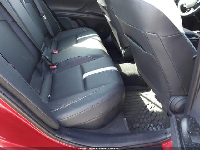 2025 TOYOTA CAMRY SE 8