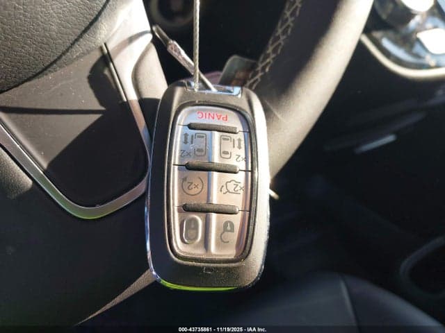 2025 CHRYSLER PACIFICA HYBRID SELECT 11