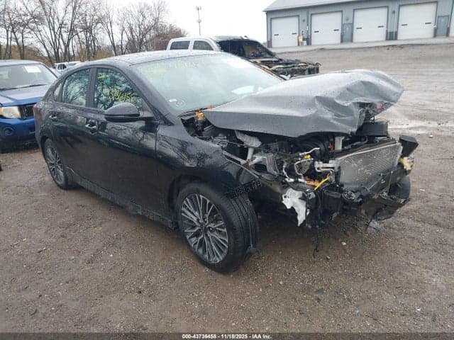 2023 KIA FORTE GT-LINE 1