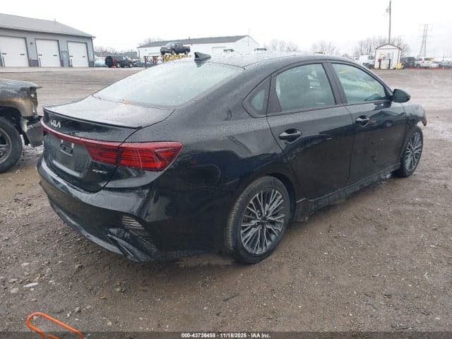 2023 KIA FORTE GT-LINE 4
