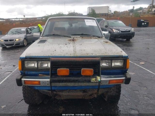1982 DATSUN 720 KING CAB 7