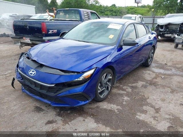 2025 HYUNDAI ELANTRA SEL SPORT 2
