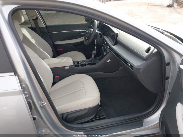 2025 HYUNDAI SONATA SE 5
