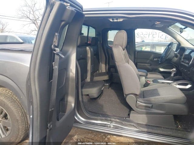 2025 NISSAN FRONTIER KING CAB SV 4X2 8