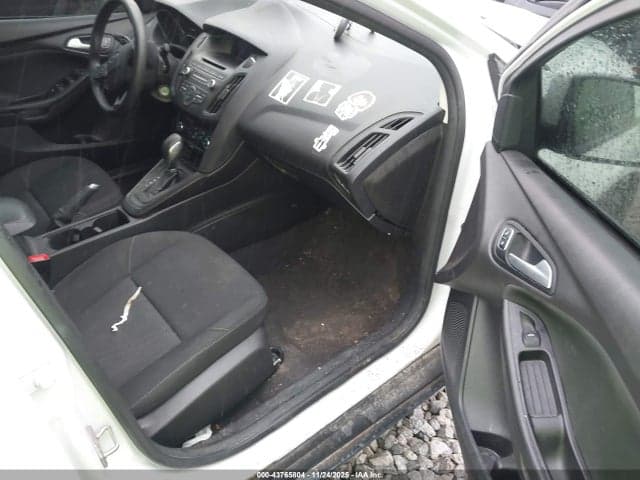 2017 FORD FOCUS SE 5