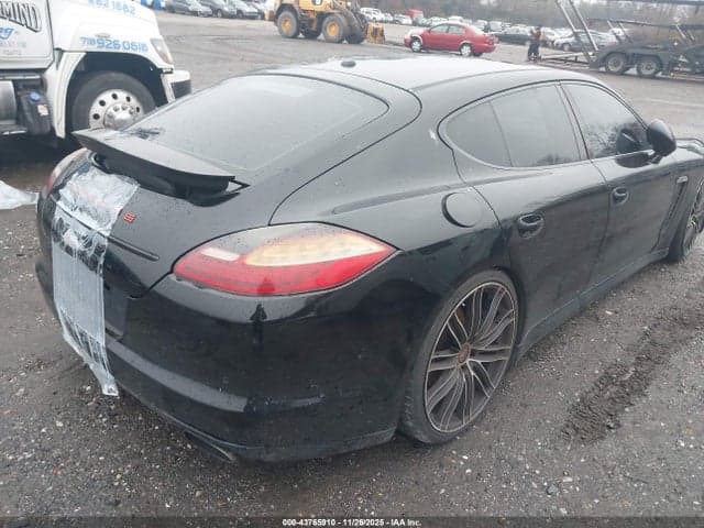 2011 PORSCHE PANAMERA 4 4