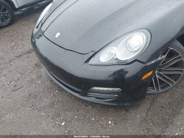 2011 PORSCHE PANAMERA 4 6