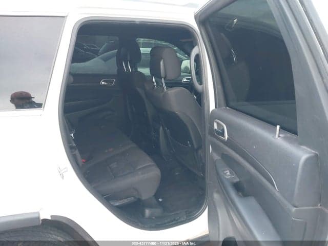 2018 JEEP GRAND CHEROKEE LAREDO E 4X2 8