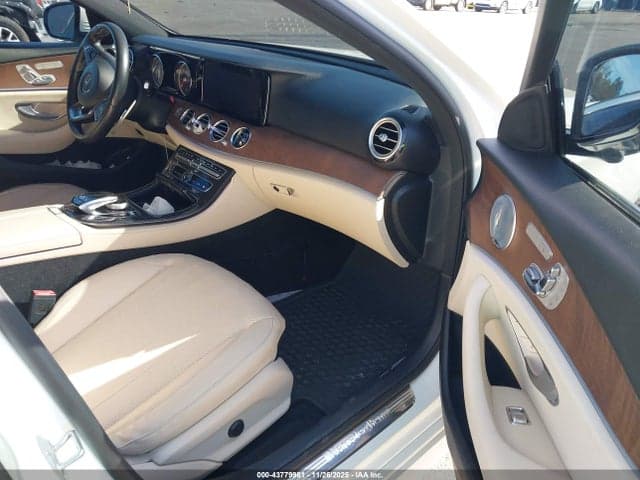 2017 MERCEDES-BENZ E 300 4MATIC 5
