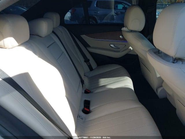 2017 MERCEDES-BENZ E 300 4MATIC 8