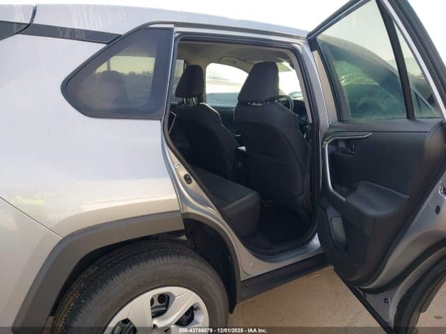 2025 TOYOTA RAV4 LE 8