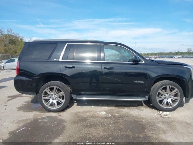 2017 GMC YUKON SLT 13