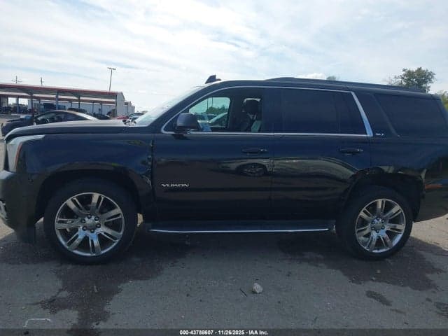 2017 GMC YUKON SLT 14