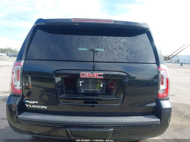 2017 GMC YUKON SLT 16