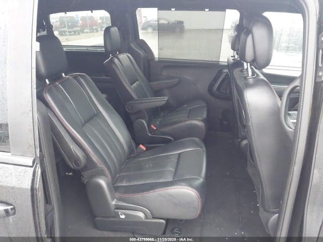 2017 DODGE GRAND CARAVAN GT 8