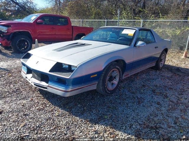 1982 CHEVROLET CAMARO 2