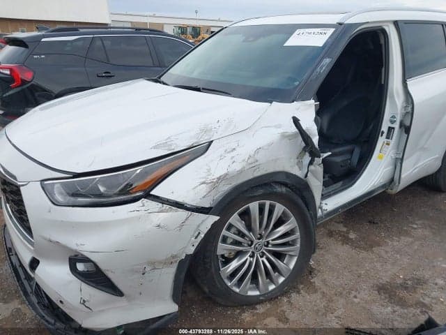 2023 TOYOTA HIGHLANDER PLATINUM 6