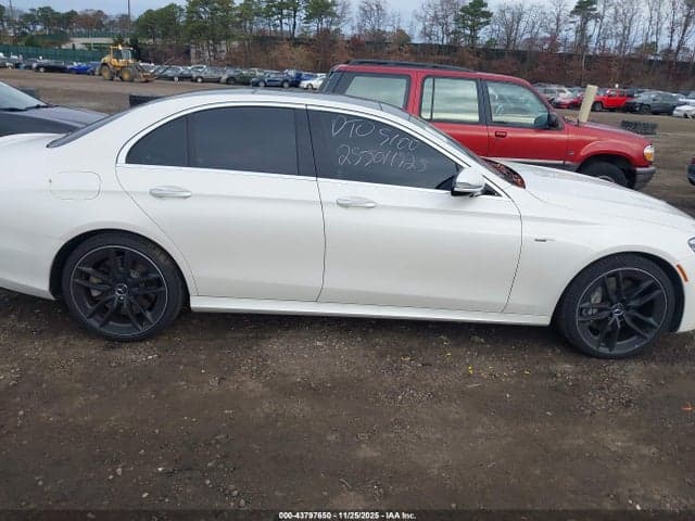 2022 MERCEDES-BENZ E-CLASS AMG E 53 13