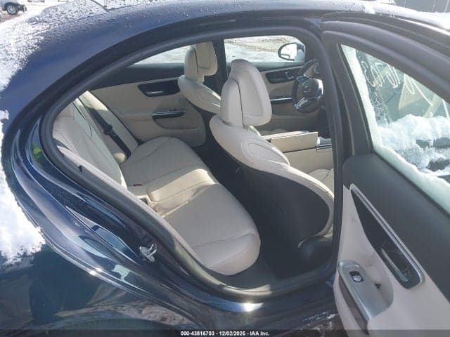 2022 MERCEDES-BENZ C 300 4MATIC 8