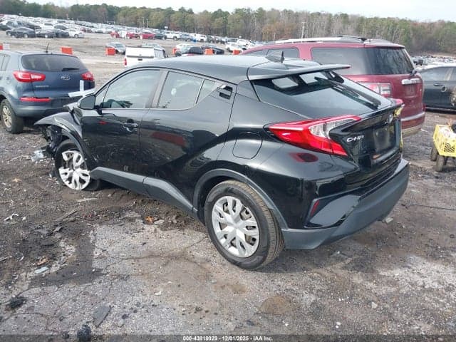 2020 TOYOTA C-HR LE 3