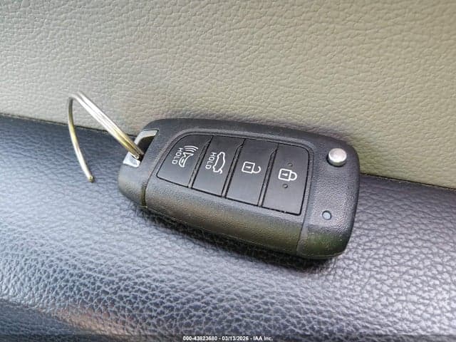2025 HYUNDAI ELANTRA SE 11