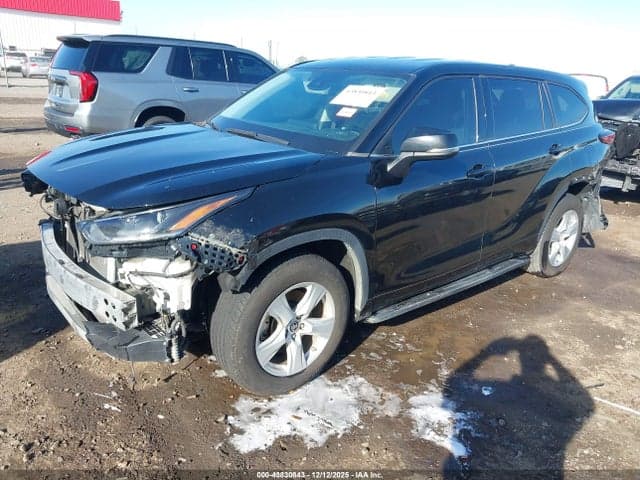 2021 TOYOTA HIGHLANDER LE 2