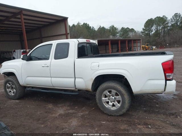 2017 TOYOTA TACOMA SR 15
