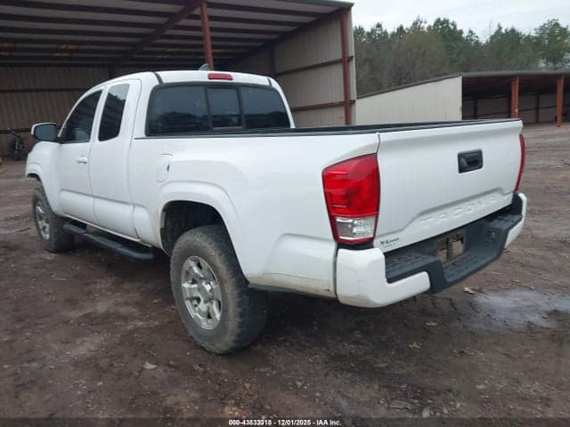 2017 TOYOTA TACOMA SR 3