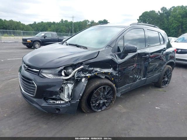 2022 CHEVROLET TRAX AWD LT 2