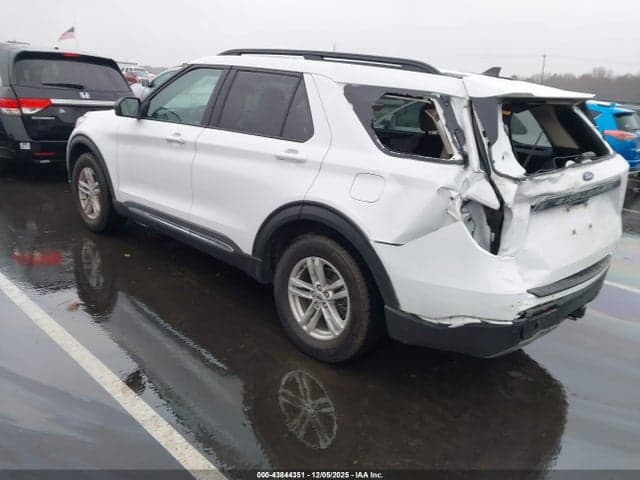 2023 FORD EXPLORER XLT 3