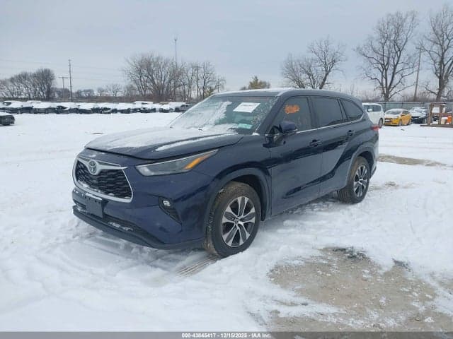 2023 TOYOTA HIGHLANDER XLE 2